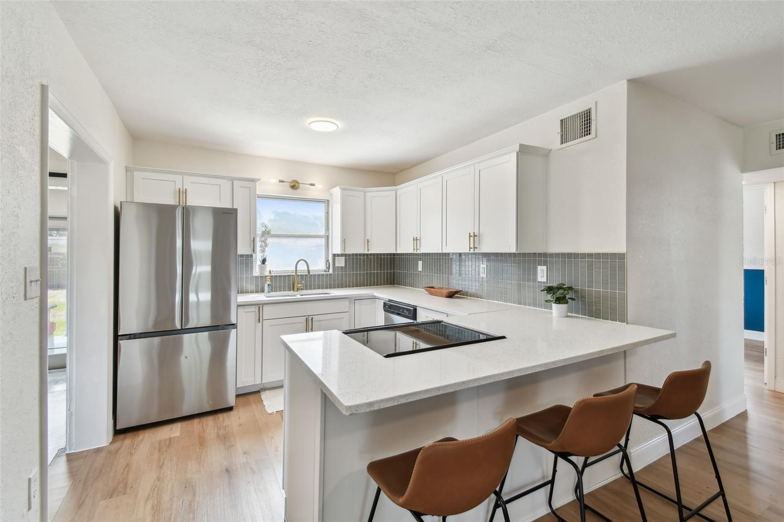Image 7 of 34 For 5121 Flamingo Drive N