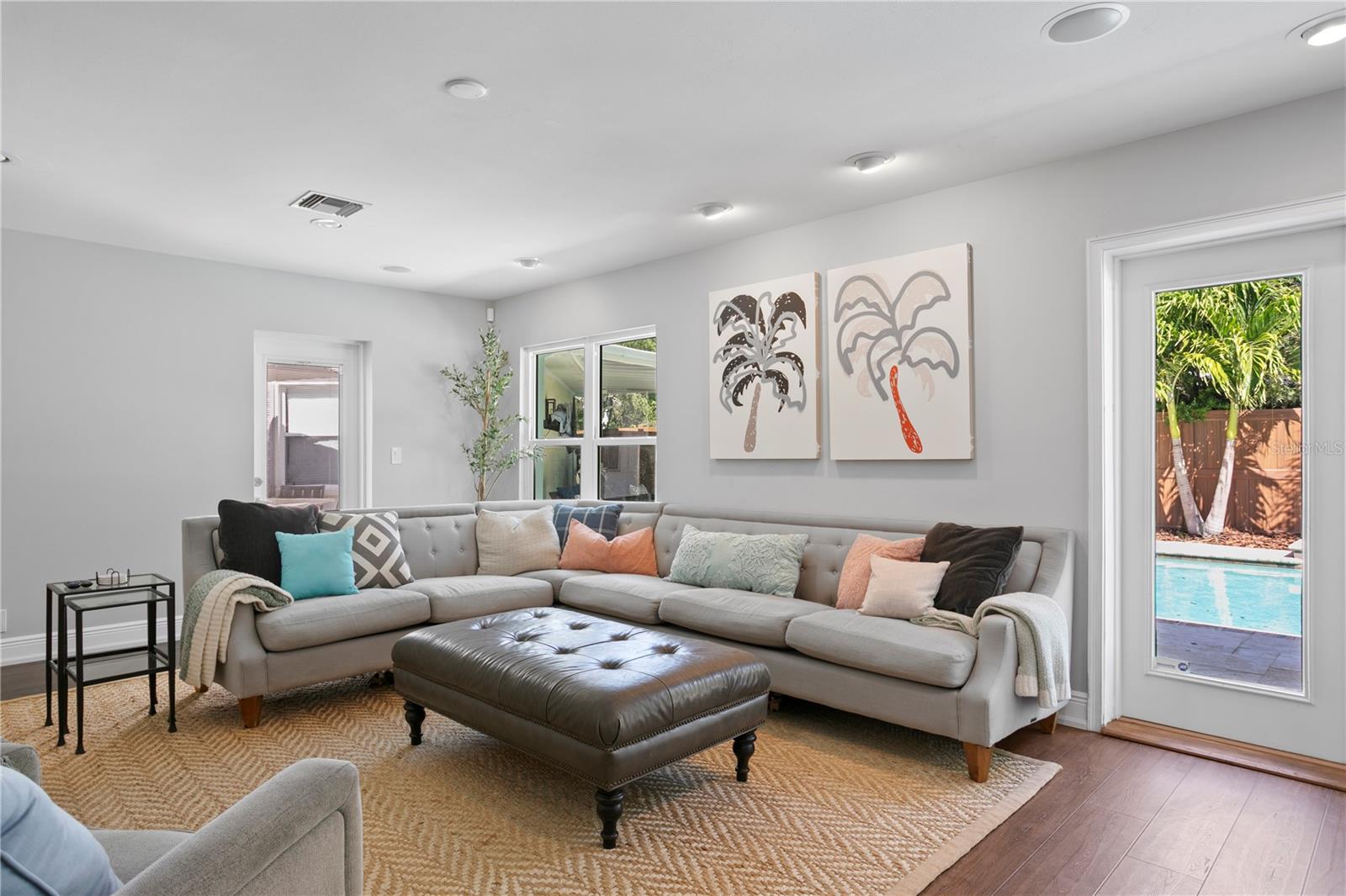 Image 25 of 75 For 4935 Bay Way Place
