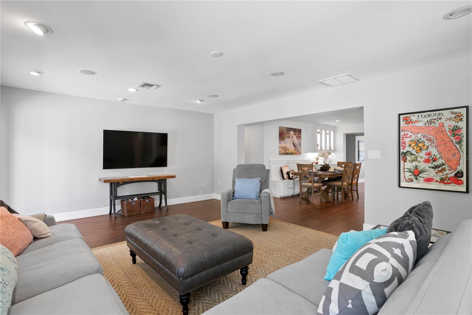Image 27 of 75 For 4935 Bay Way Place