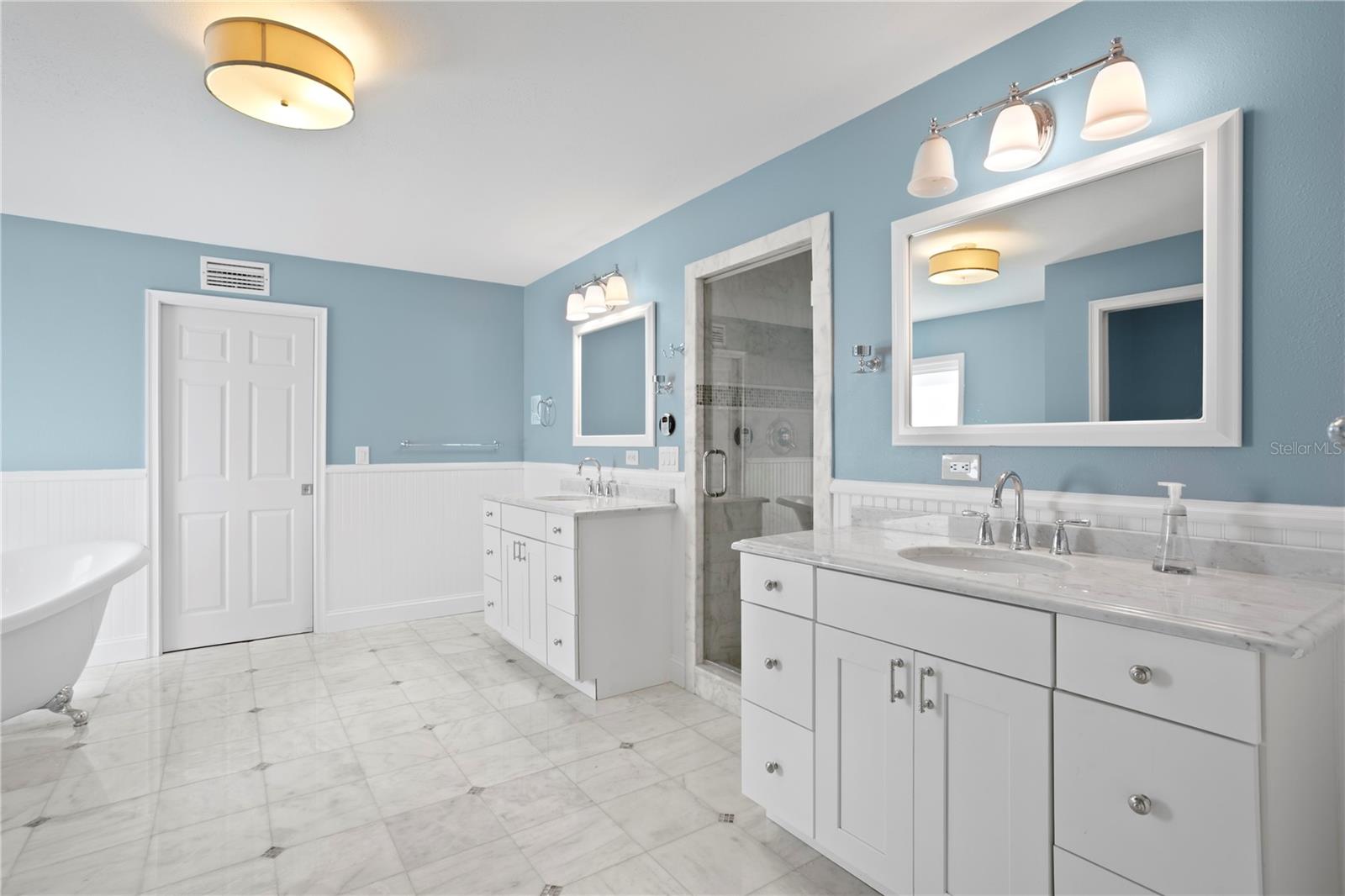 Image 32 of 75 For 4935 Bay Way Place