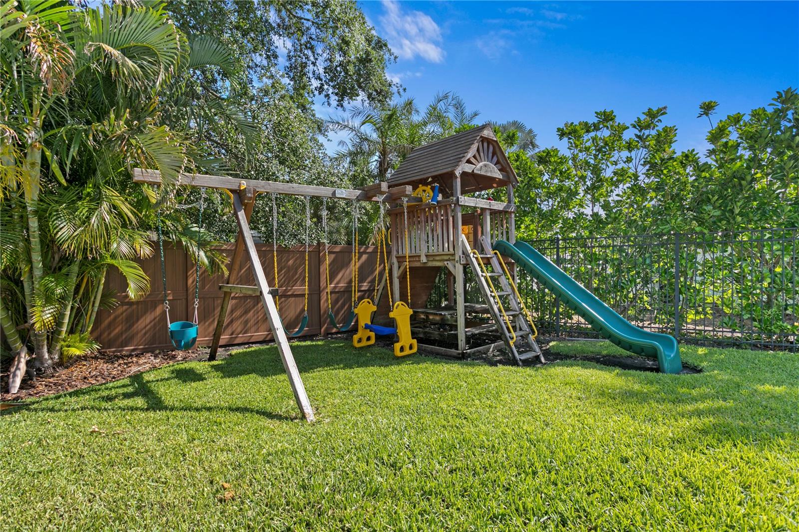 Image 57 of 75 For 4935 Bay Way Place
