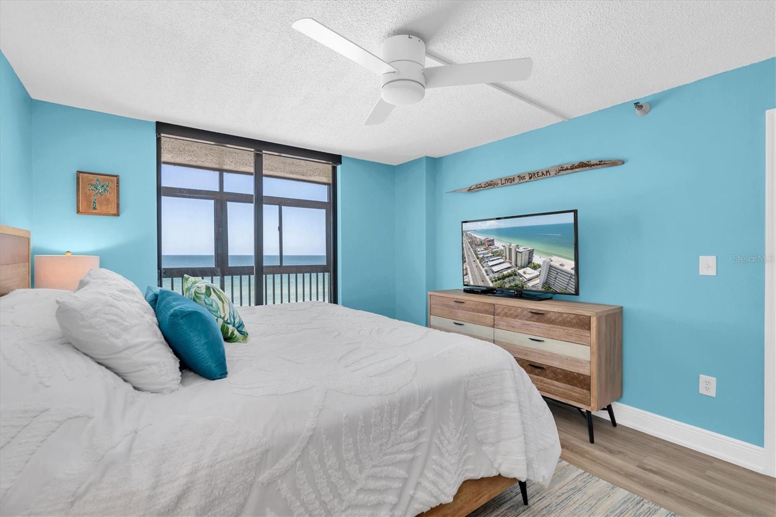 Image 17 of 56 For 15400 Gulf Boulevard 202
