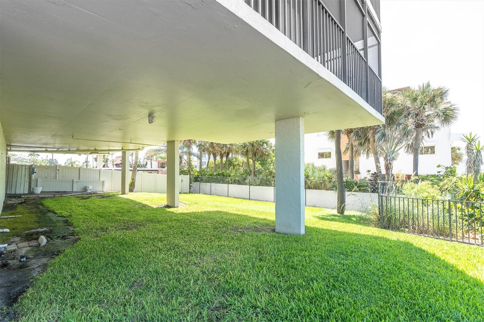 Image 42 of 56 For 15400 Gulf Boulevard 202