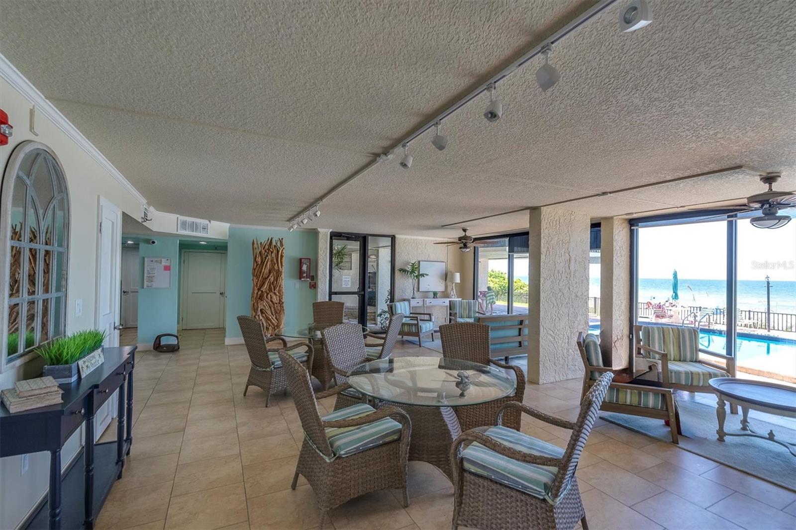 Image 50 of 56 For 15400 Gulf Boulevard 202
