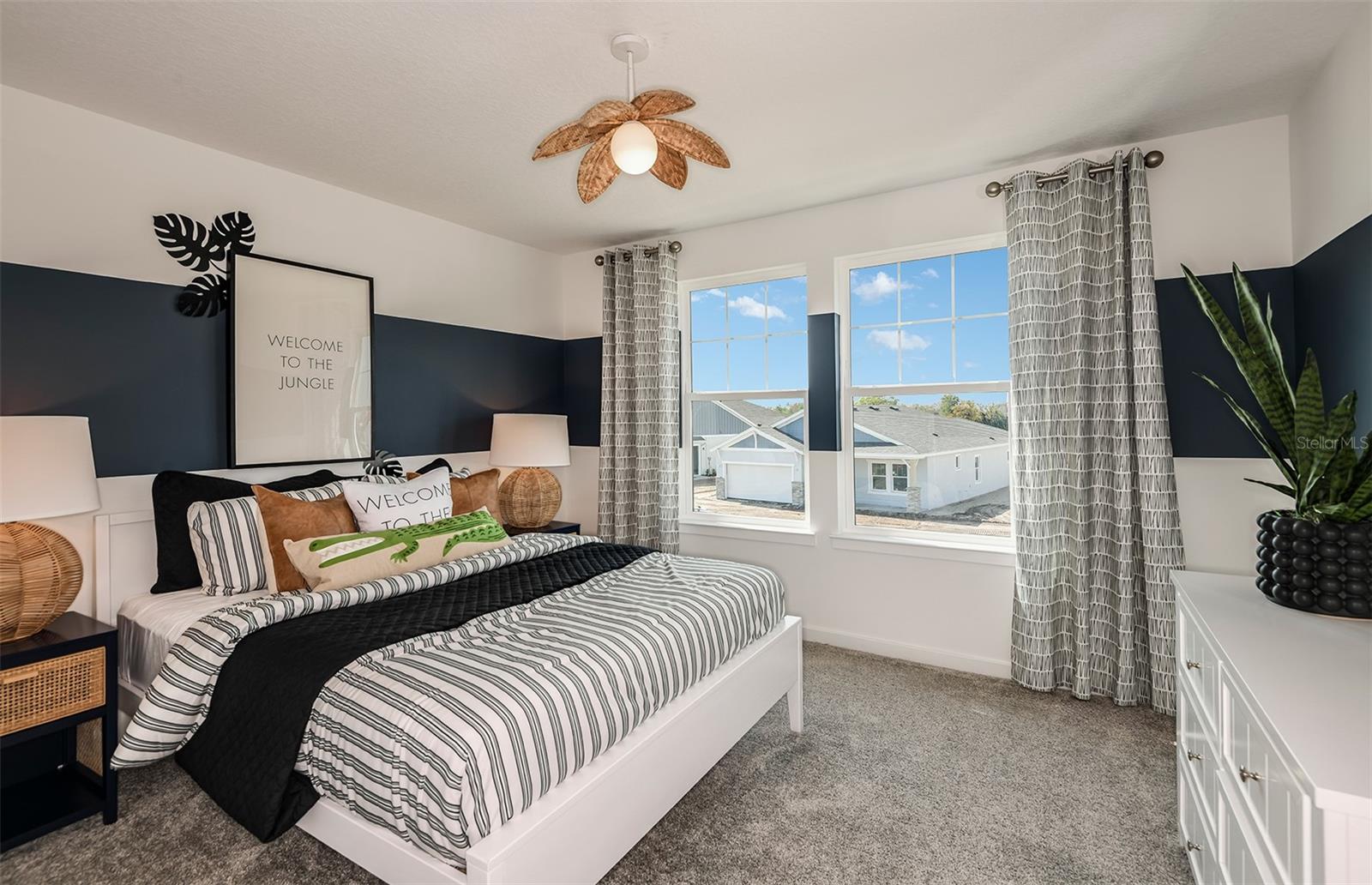 Image 12 of 19 For 9768 Crescent Moon Drive