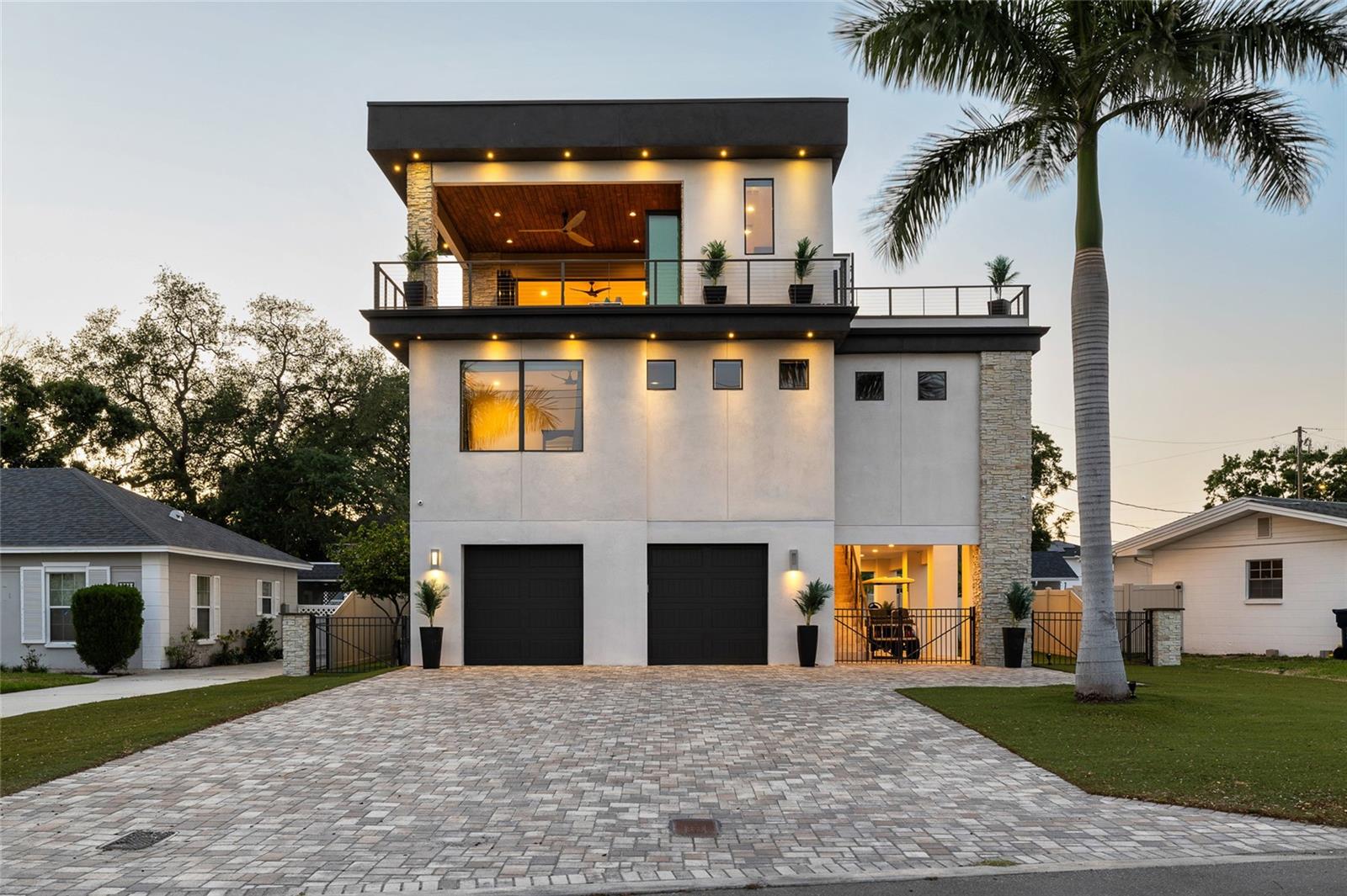 Image 2 of 65 For 706 Davis Boulevard