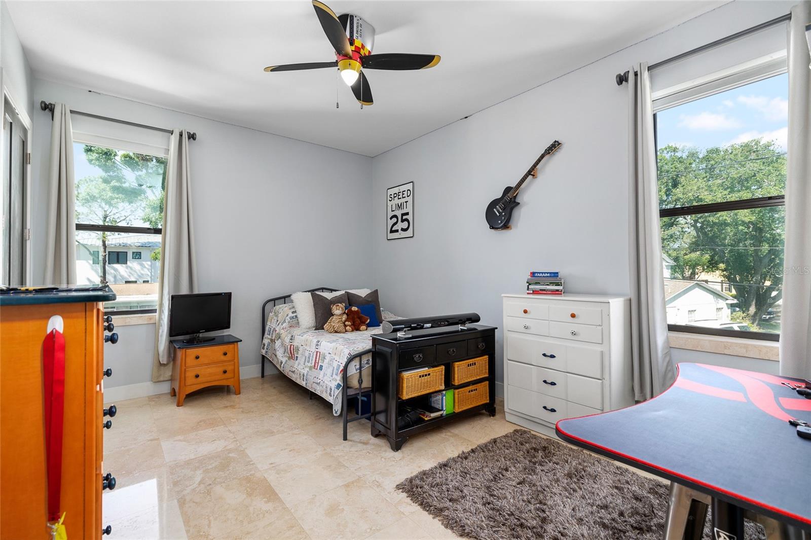 Image 32 of 65 For 706 Davis Boulevard