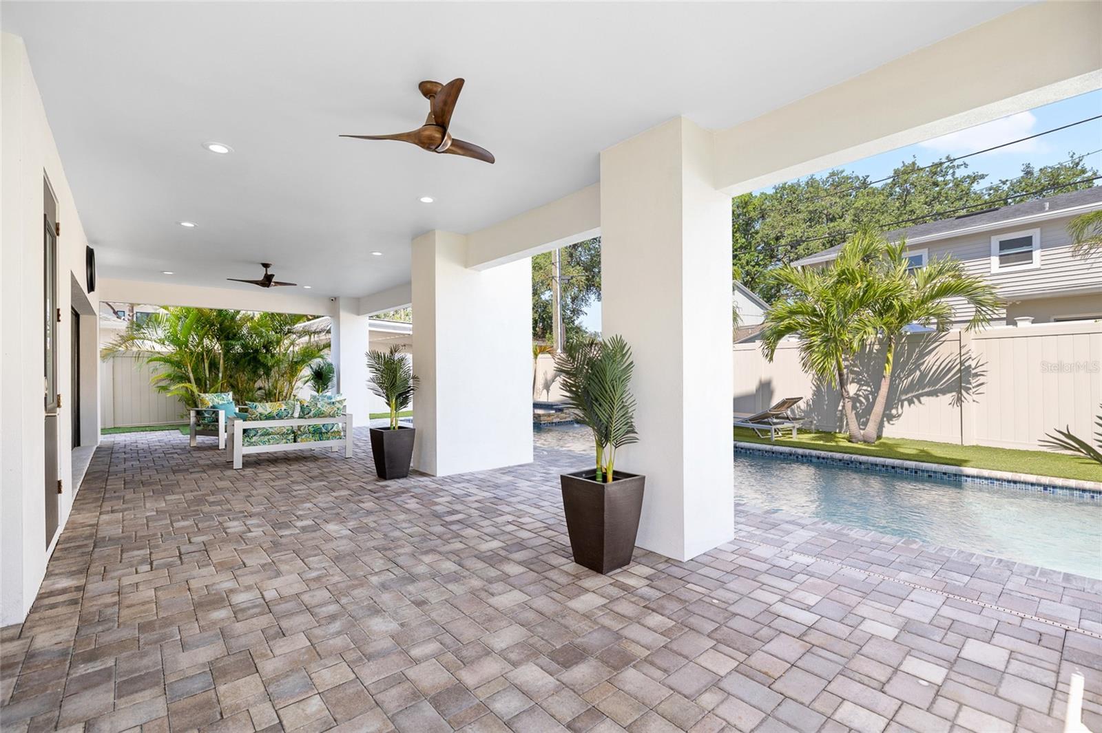Image 38 of 65 For 706 Davis Boulevard