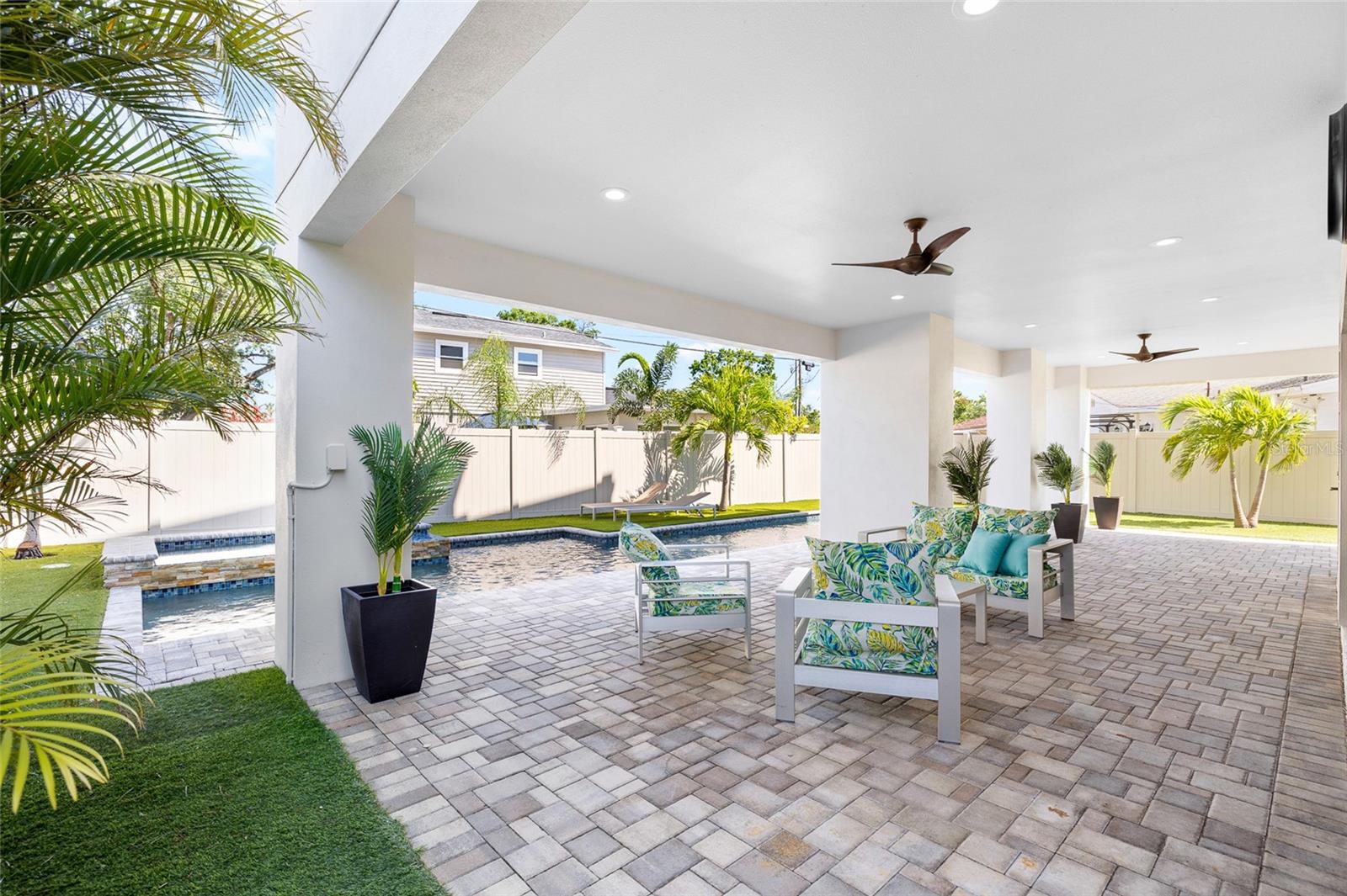 Image 39 of 65 For 706 Davis Boulevard