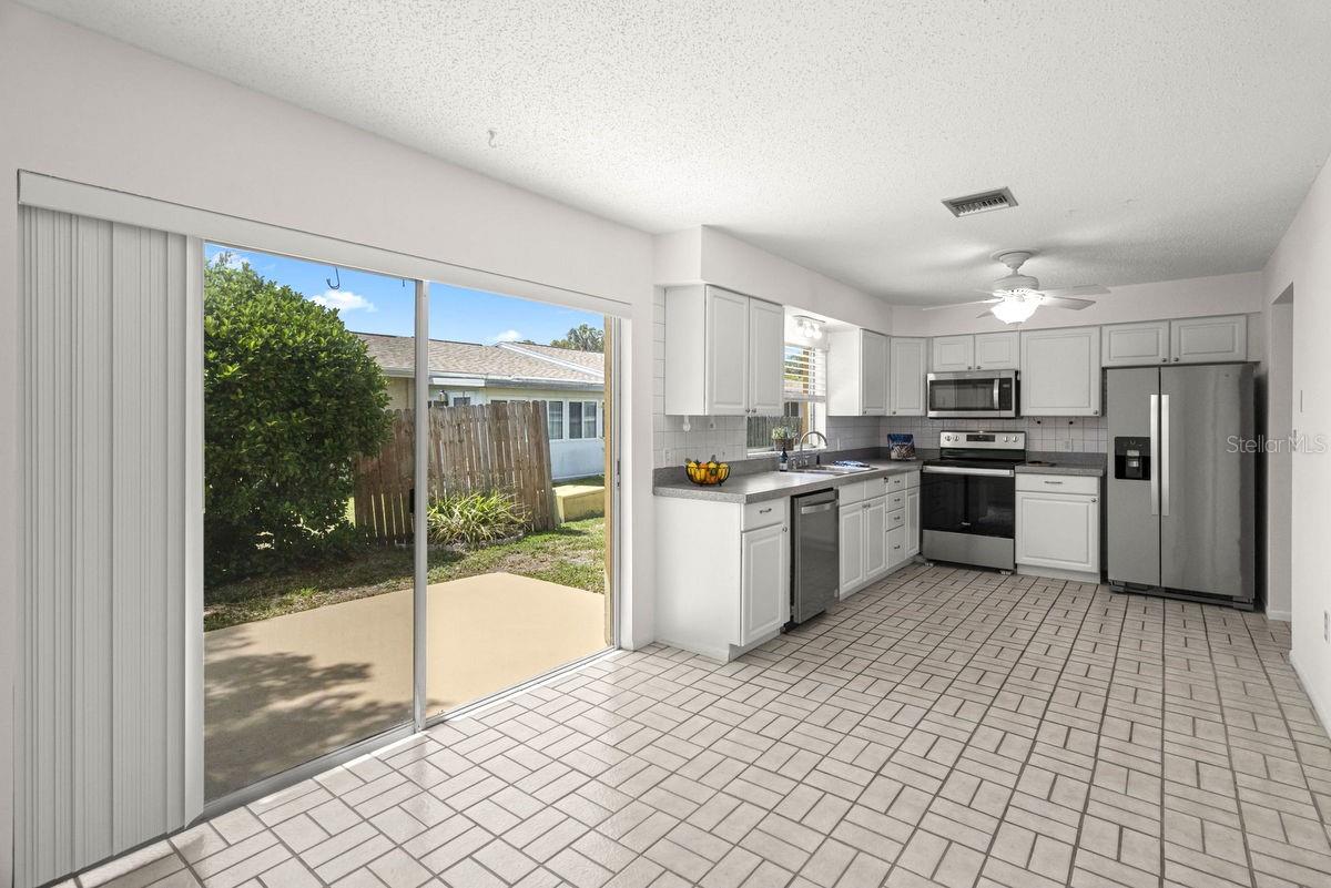 Image 10 of 60 For 834 Cambridge Court