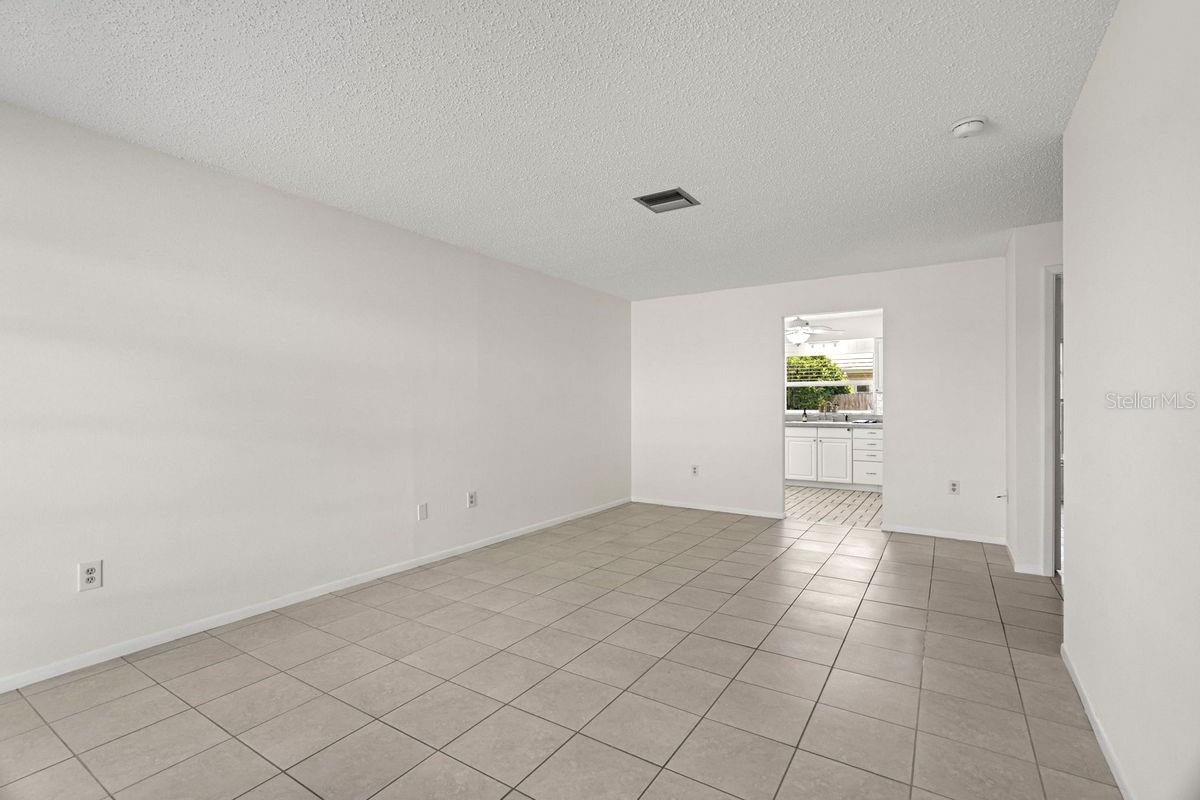 Image 5 of 60 For 834 Cambridge Court
