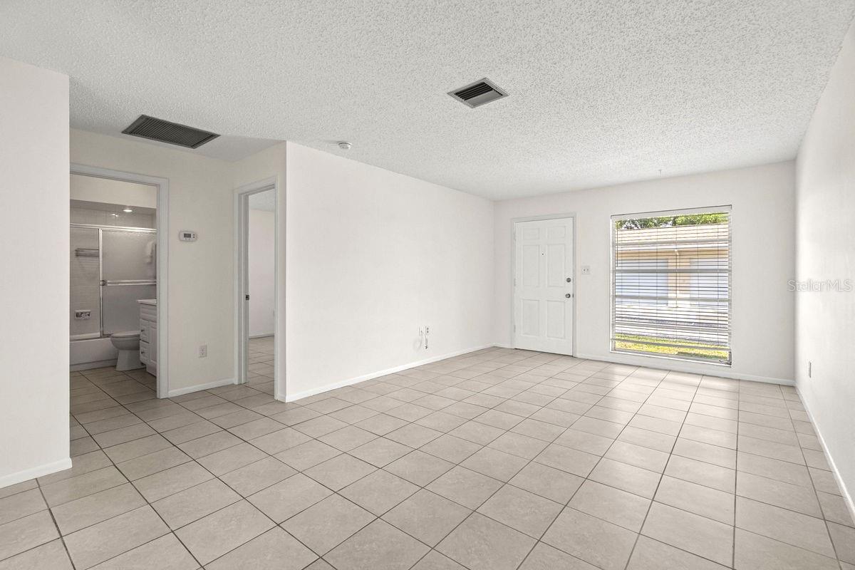 Image 6 of 60 For 834 Cambridge Court