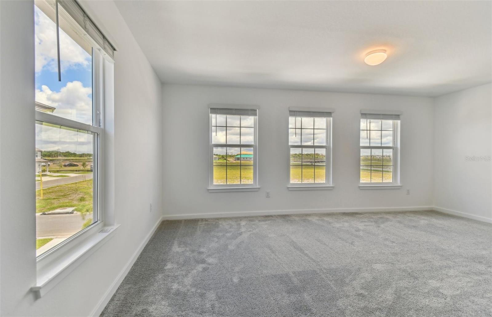 Image 13 of 25 For 9765 Crescent Moon Drive