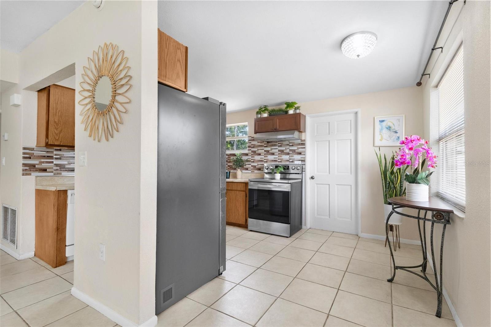 Image 12 of 27 For 8184 Rose Terrace