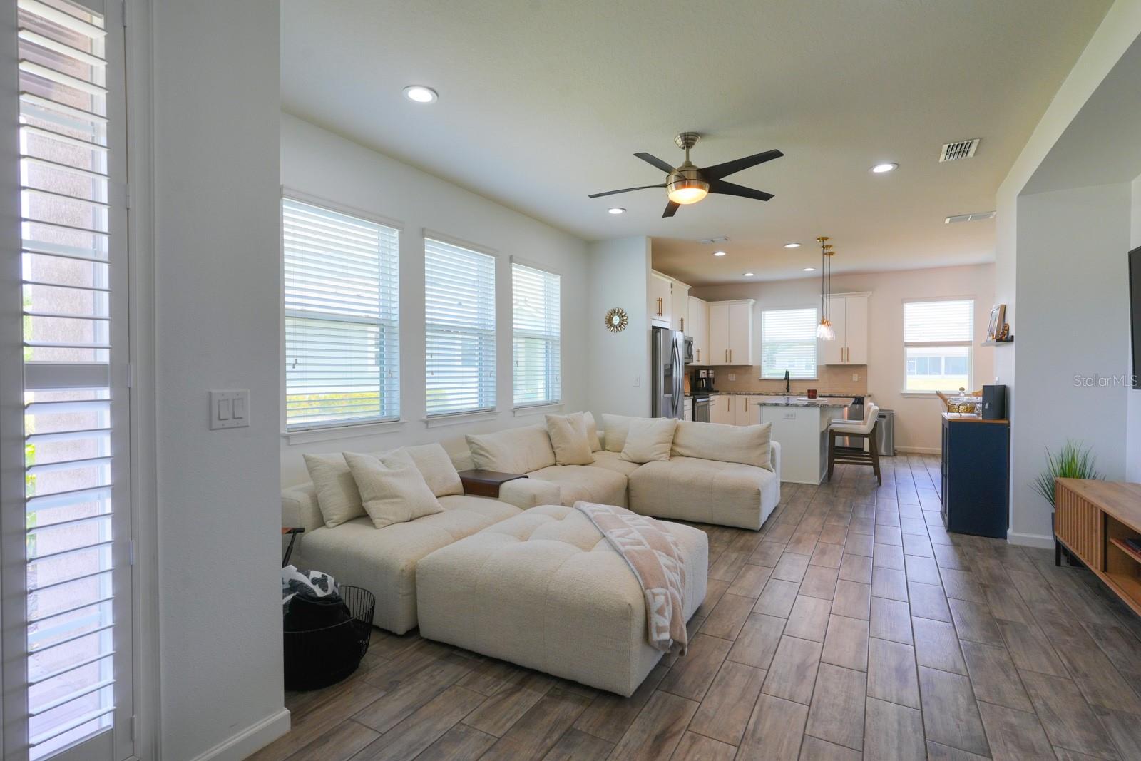 Image 10 of 38 For 5229 Blossom Cove