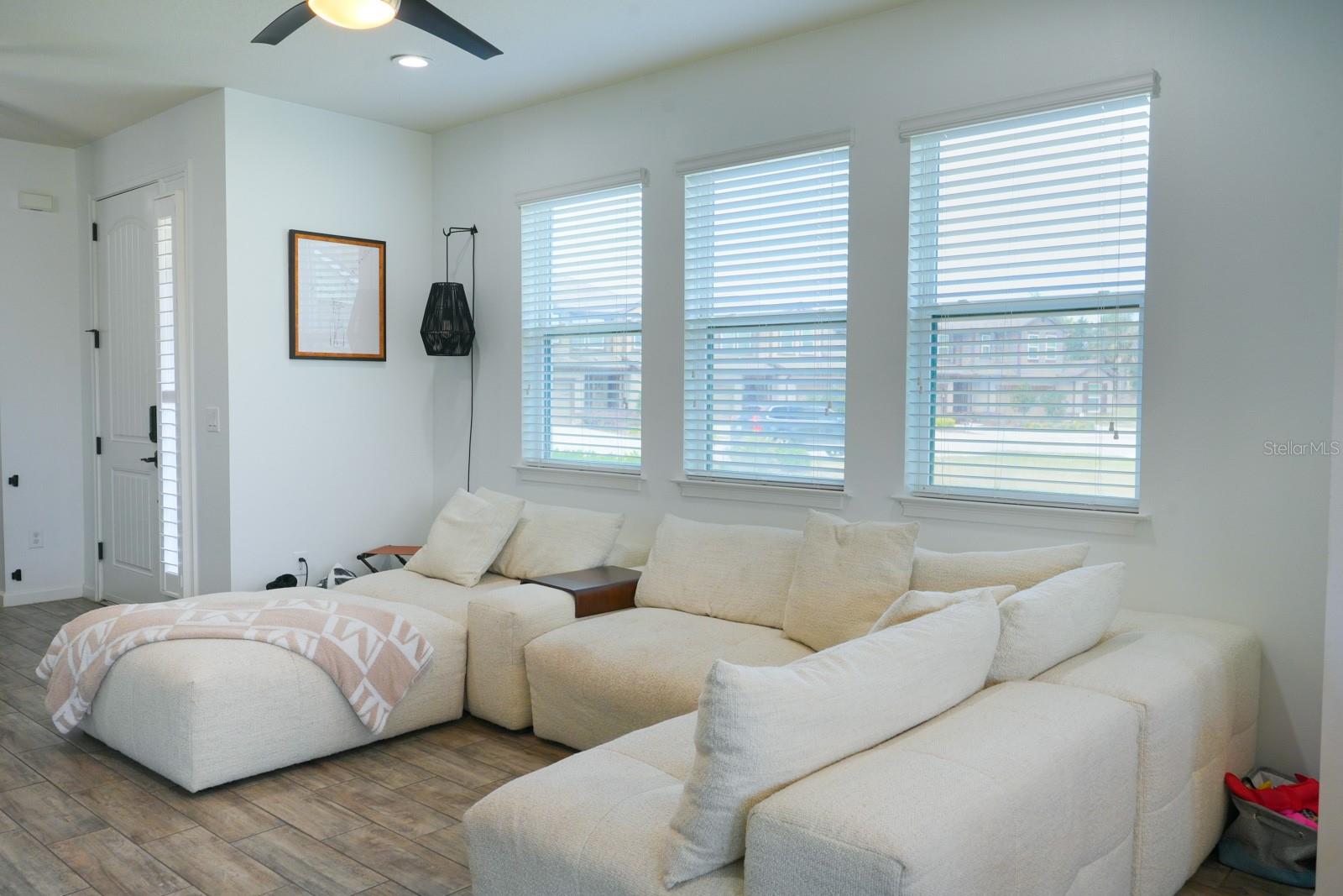 Image 11 of 38 For 5229 Blossom Cove
