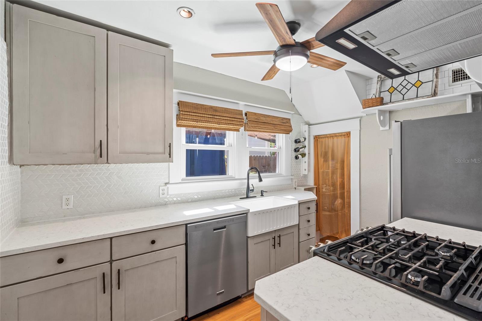 Image 19 of 40 For 701 14th Street N