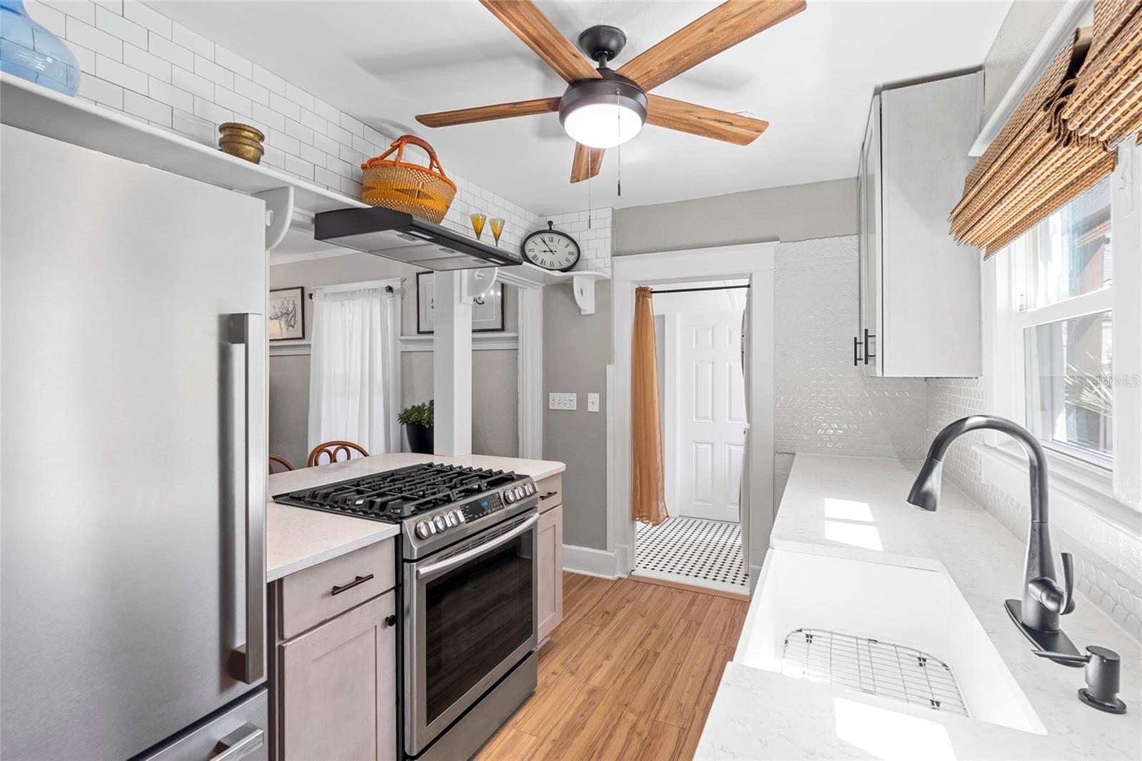 Image 20 of 40 For 701 14th Street N