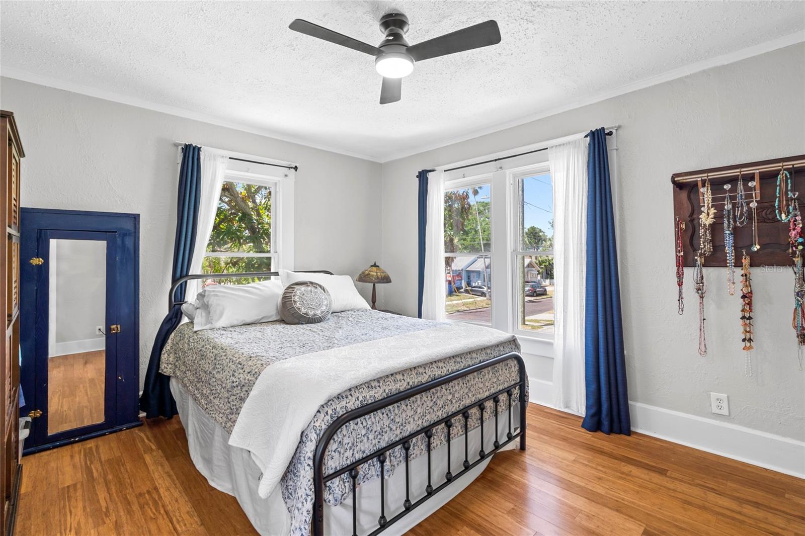 Image 27 of 40 For 701 14th Street N