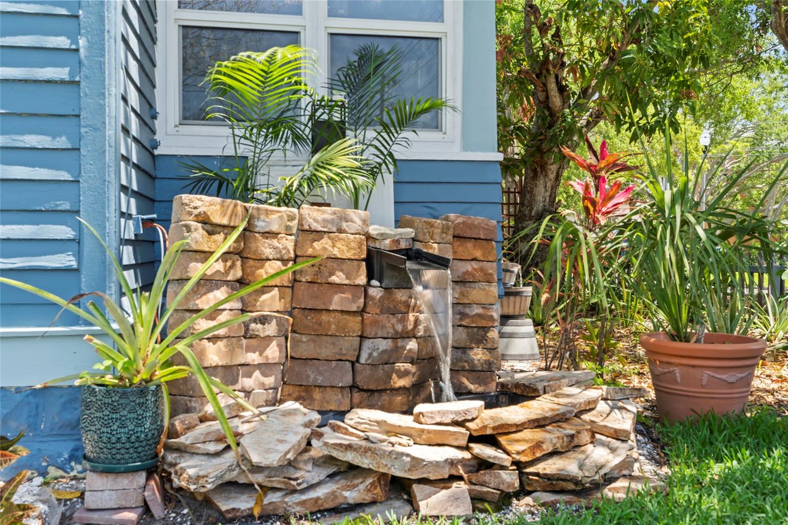 Image 4 of 40 For 701 14th Street N
