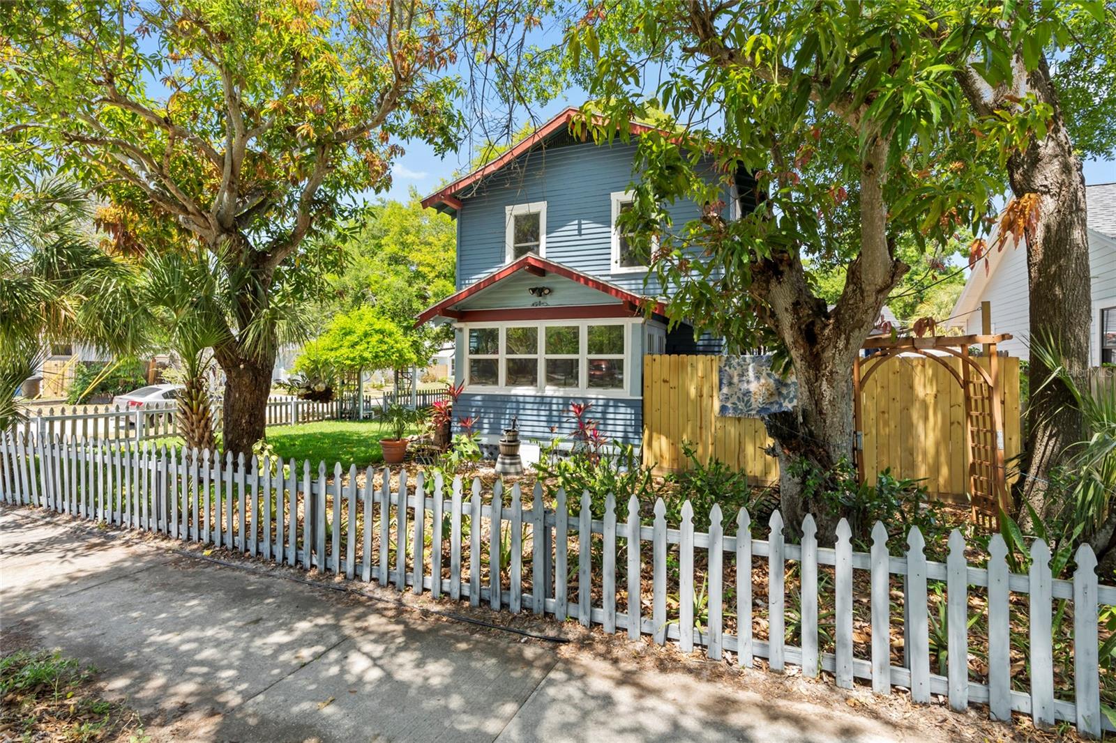 Image 5 of 40 For 701 14th Street N