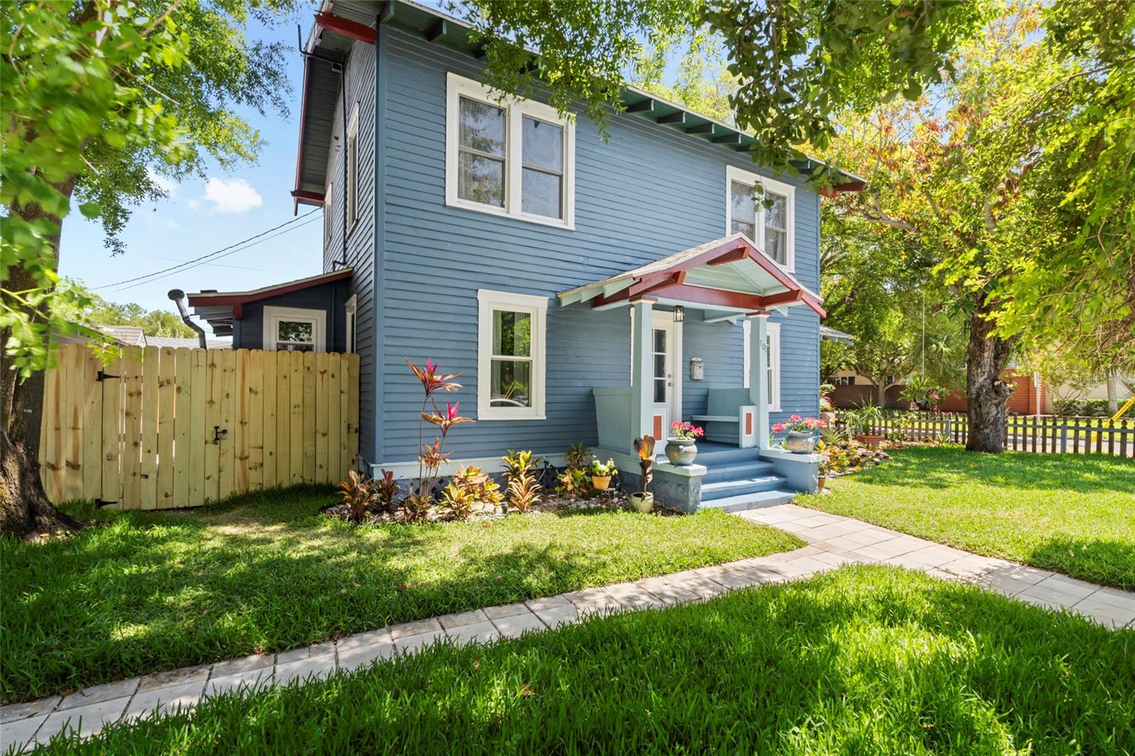 Image 8 of 40 For 701 14th Street N