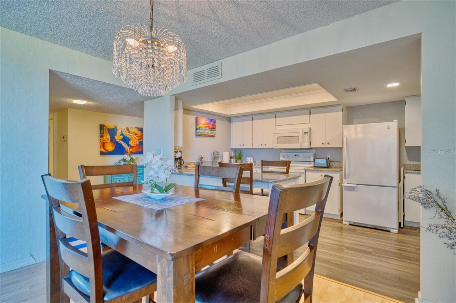 Listing photo id 14 for 1430 Gulf Boulevard 201