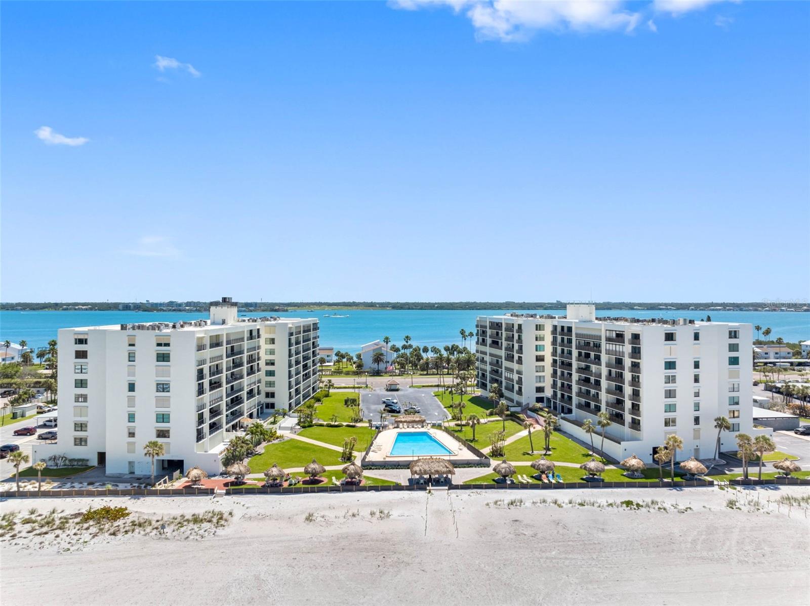 Listing photo id 0 for 1430 Gulf Boulevard 201