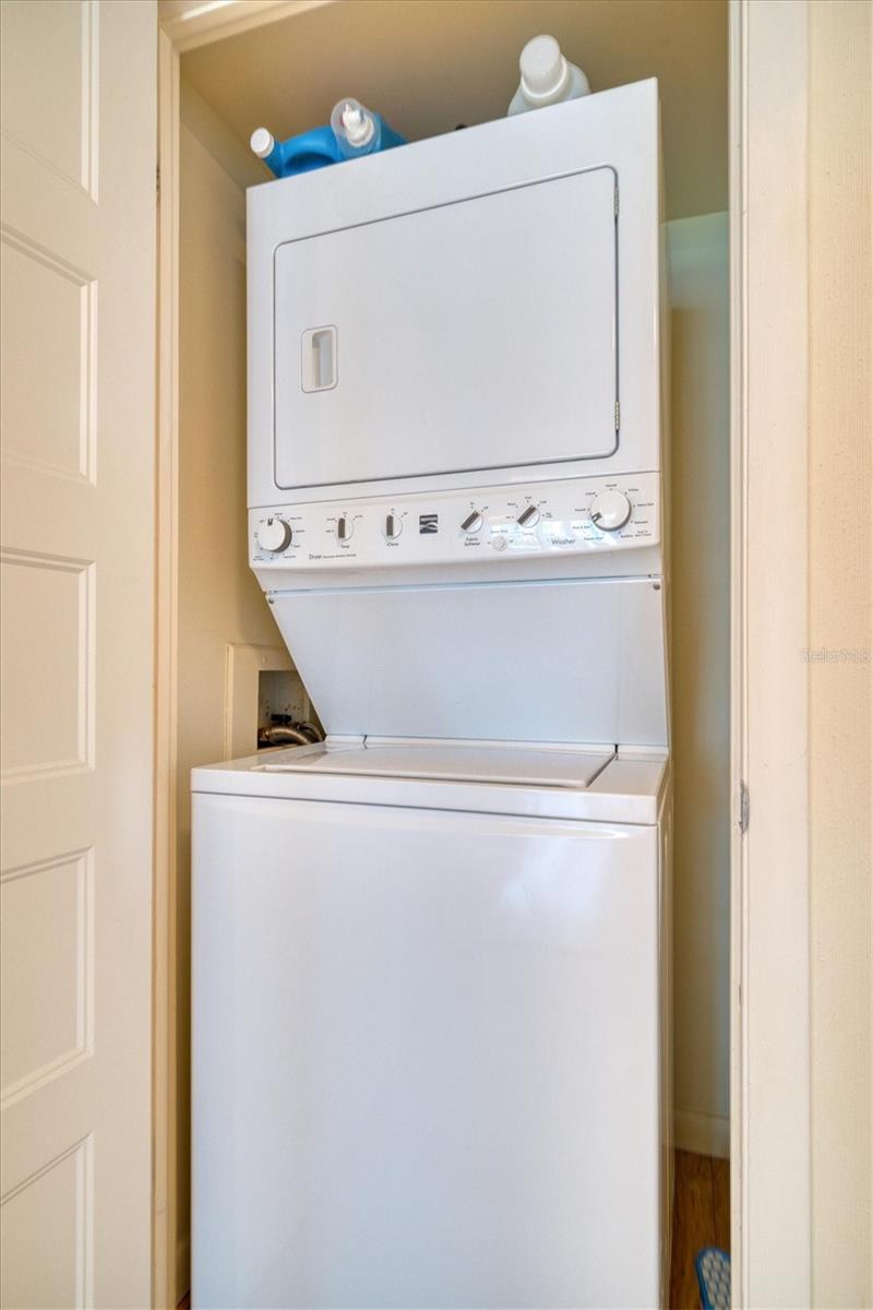 Listing photo id 23 for 1430 Gulf Boulevard 201