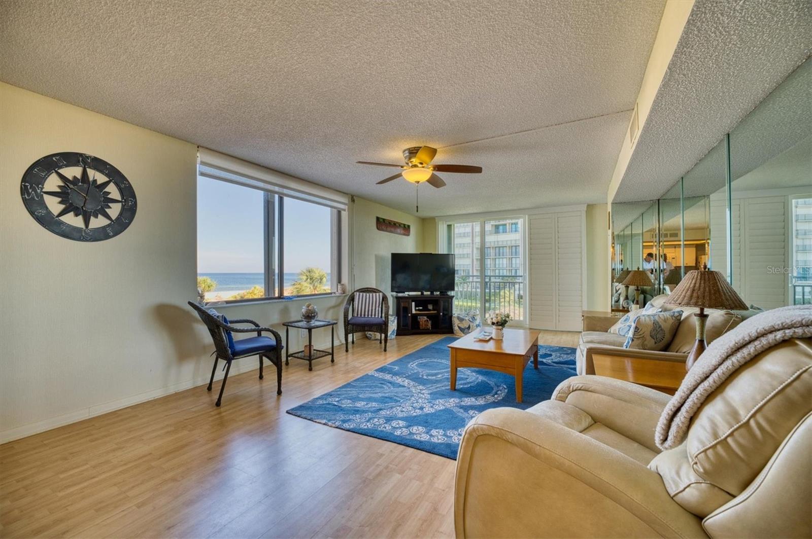 Listing photo id 5 for 1430 Gulf Boulevard 201