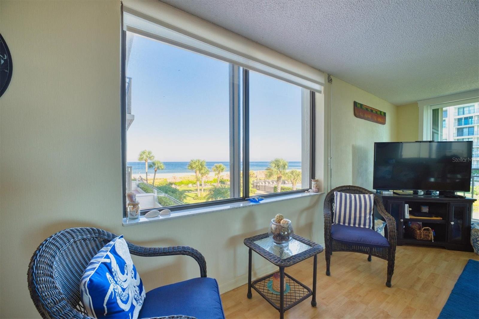 Listing photo id 6 for 1430 Gulf Boulevard 201