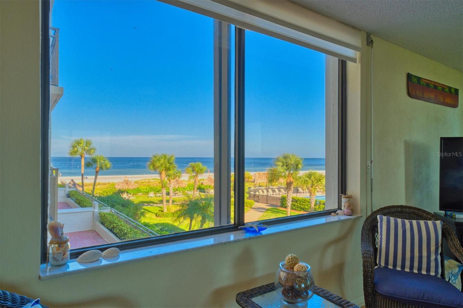 Listing photo id 7 for 1430 Gulf Boulevard 201