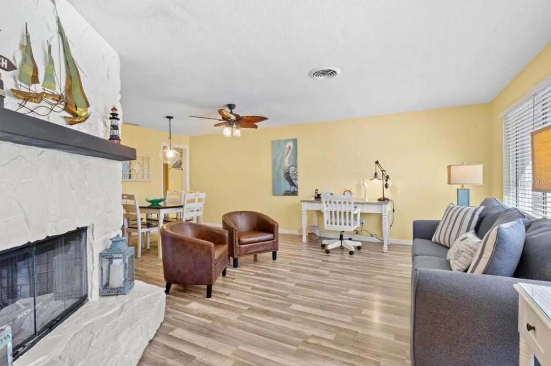 Image 5 of 25 For 1560 Simmons Drive