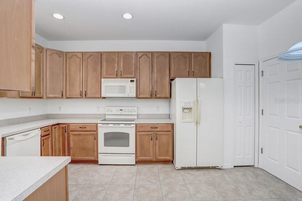 Image 10 of 34 For 2050 Park Crescent Drive