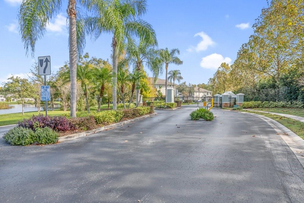 Image 5 of 34 For 2050 Park Crescent Drive
