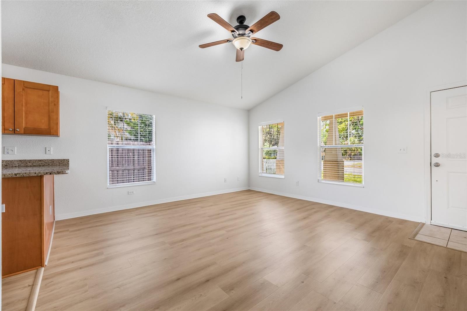 Image 13 of 32 For 718 30th Avenue N