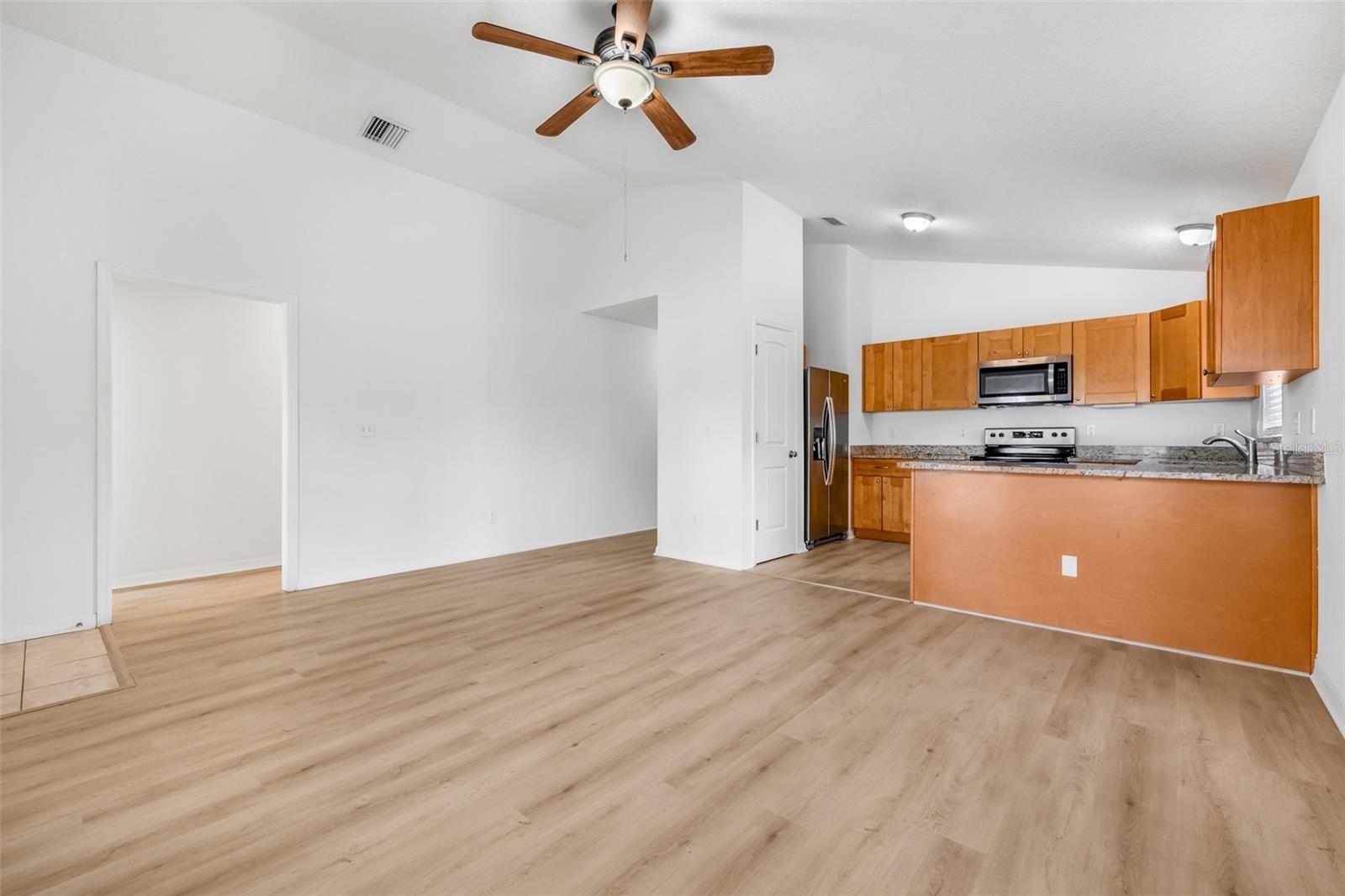 Image 14 of 32 For 718 30th Avenue N