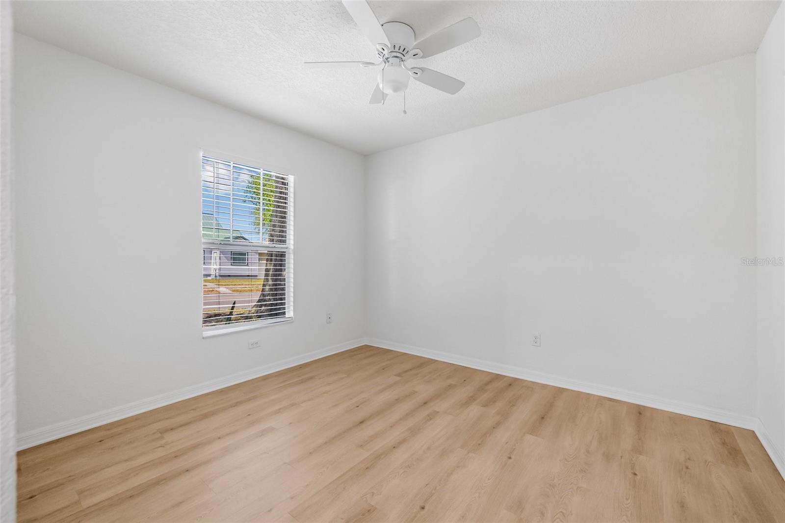 Image 18 of 32 For 718 30th Avenue N