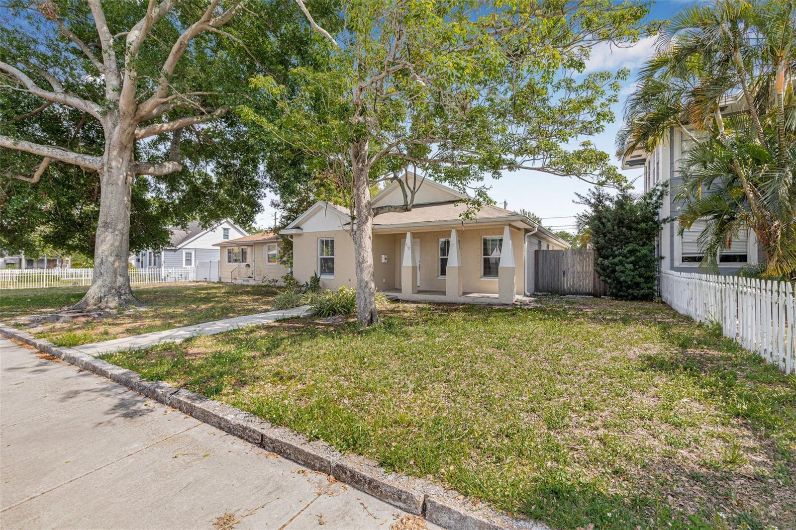 Image 2 of 32 For 718 30th Avenue N