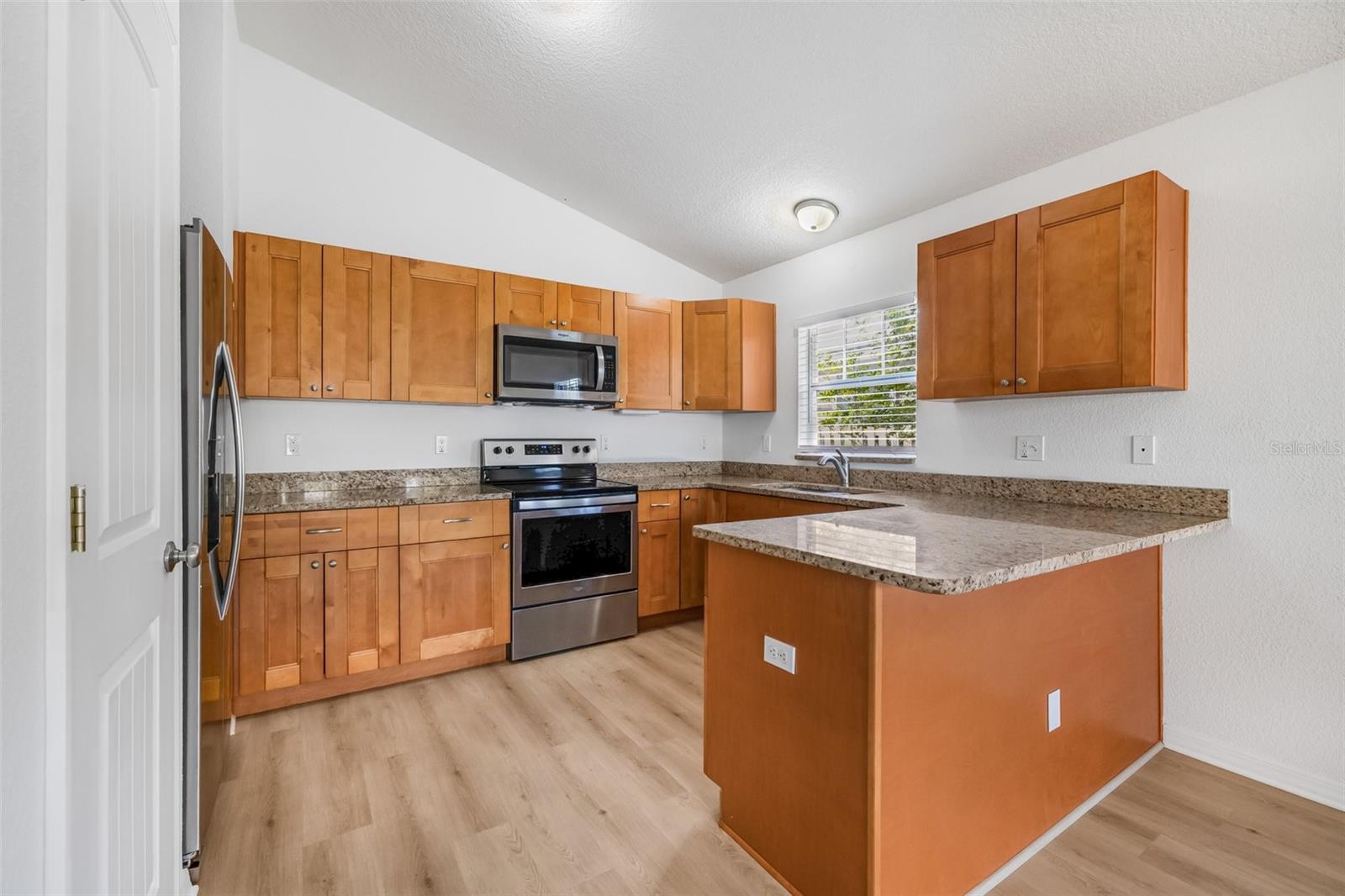 Image 5 of 32 For 718 30th Avenue N