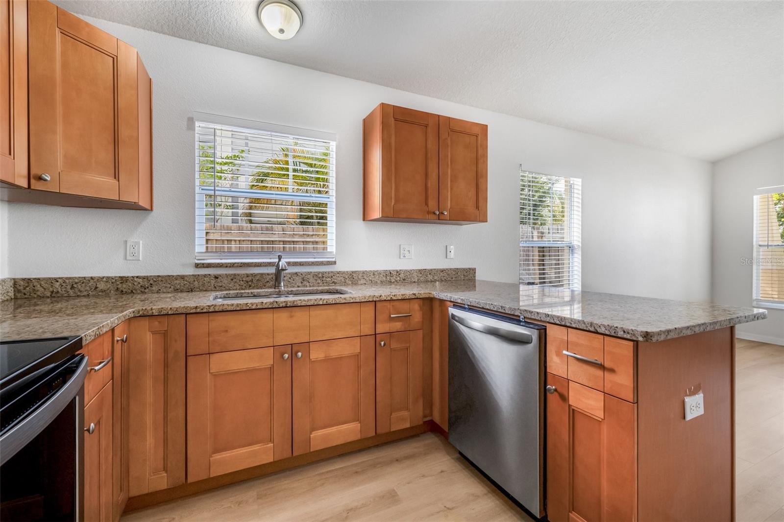 Image 8 of 32 For 718 30th Avenue N