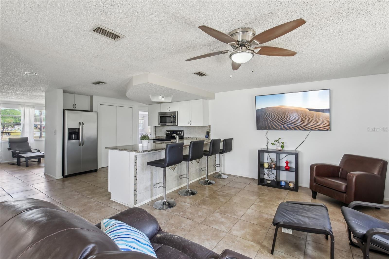 Image 3 of 20 For 6416 Lomand Avenue