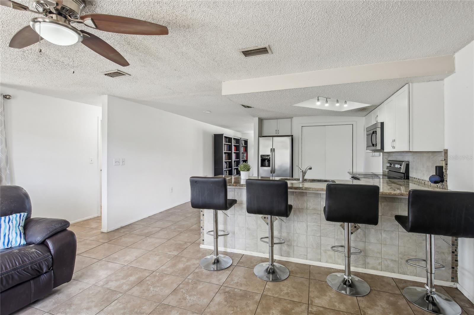 Image 5 of 20 For 6416 Lomand Avenue