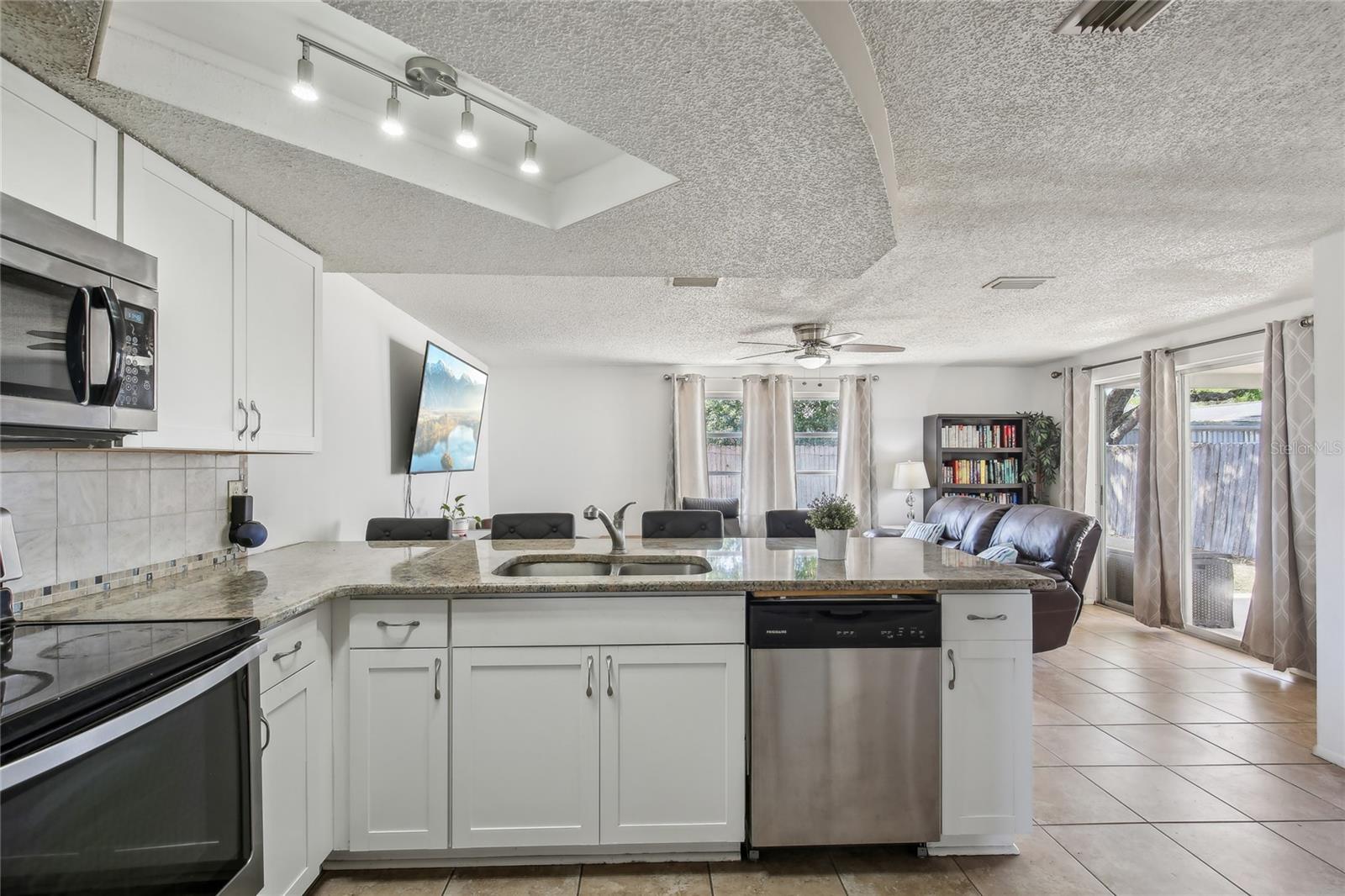Image 7 of 20 For 6416 Lomand Avenue