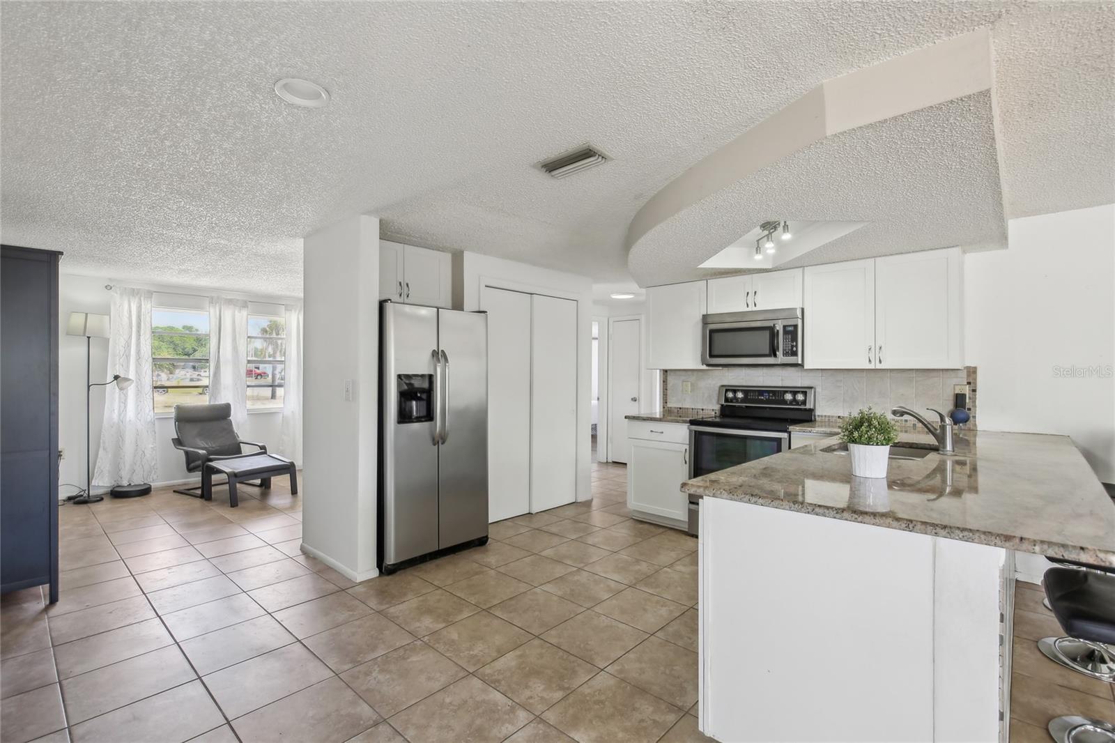 Image 8 of 20 For 6416 Lomand Avenue