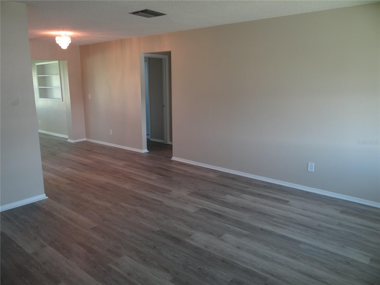 Image 4 of 36 For 9825 41st Street N 9825