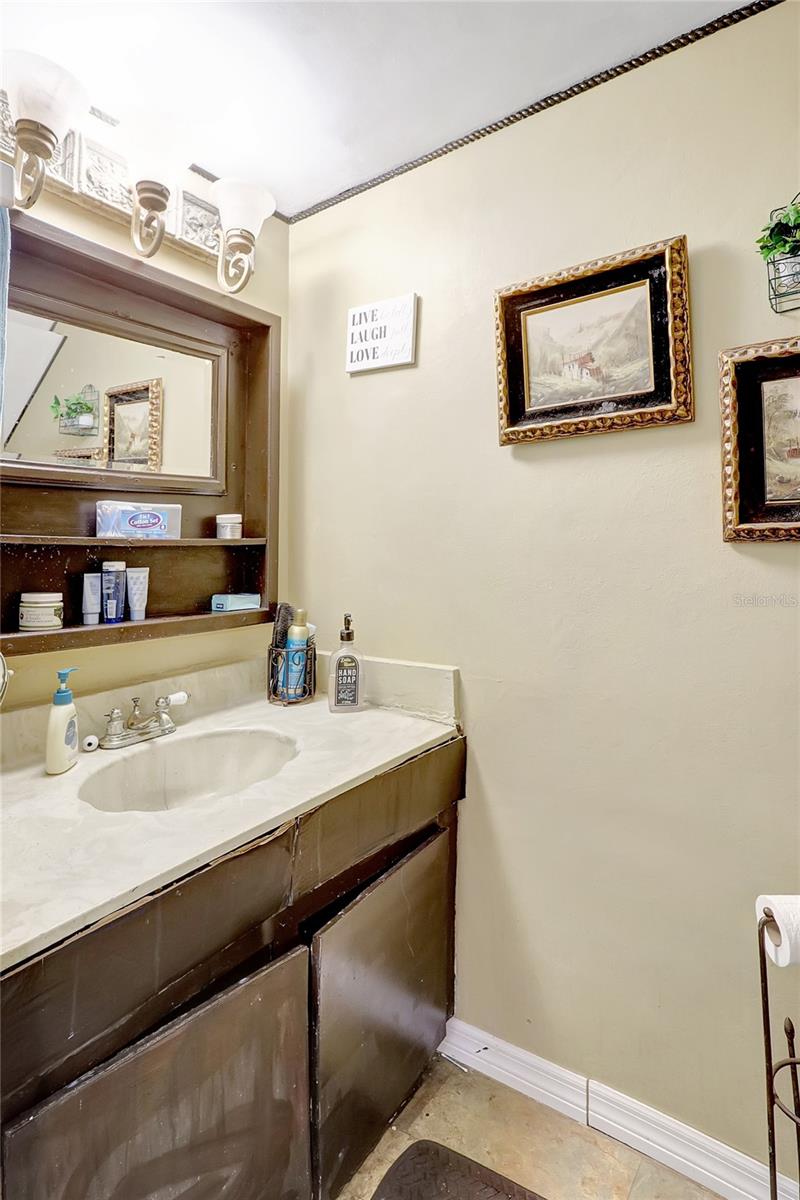 Image 22 of 31 For 2811 Pines Drive 15