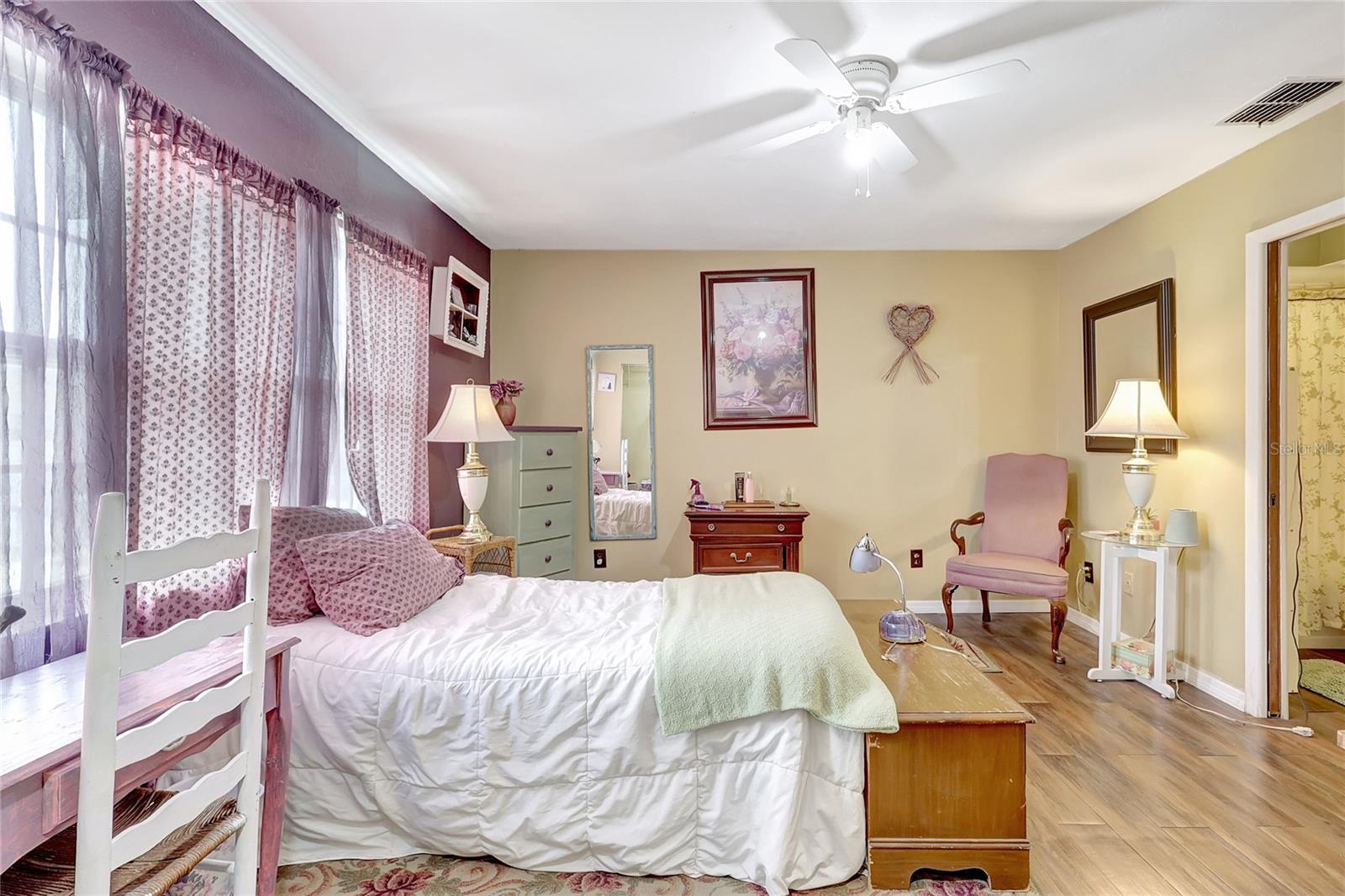 Image 6 of 31 For 2811 Pines Drive 15