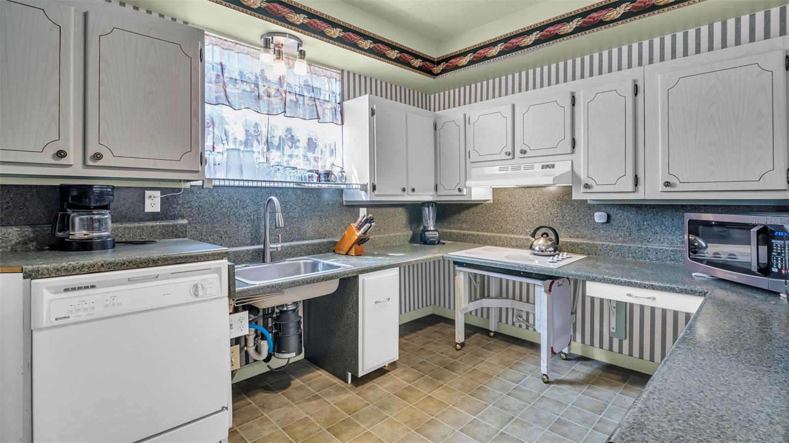 Image 13 of 38 For 3815 35th Way S 102