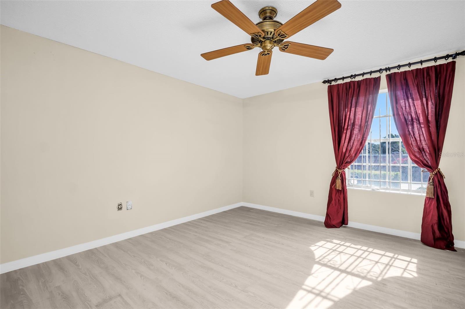 Image 16 of 38 For 3815 35th Way S 102